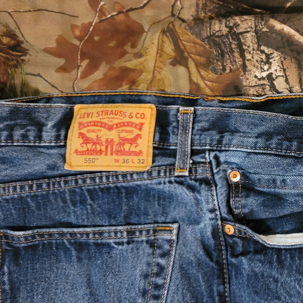 2xMens Levi 550 jeans size W36xL32